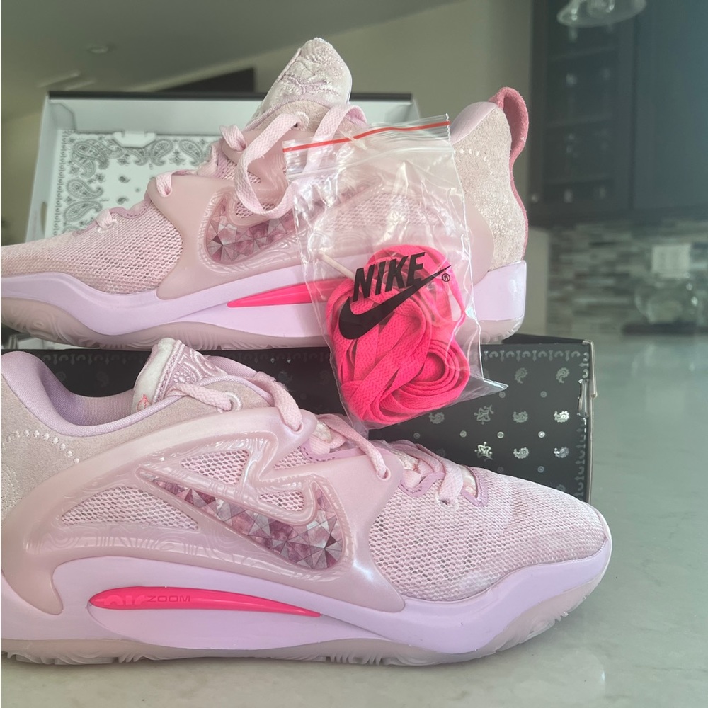 NEW KD 15 NRG Aunt Pearl Basketball Shoes Men’s Size 8.5